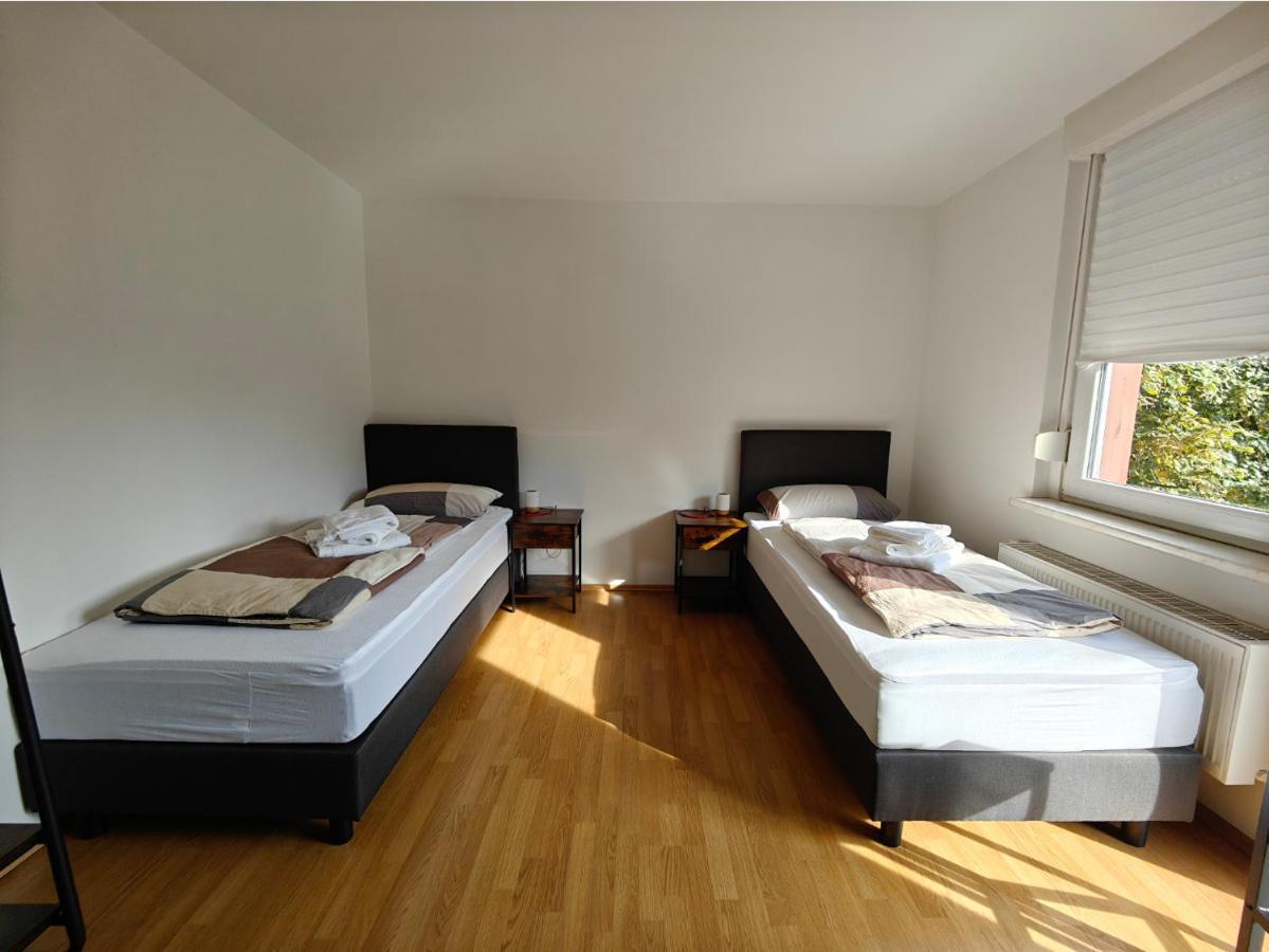 2br Apartment, Parking, Wi-fi, Tv In Karow * Berlijn